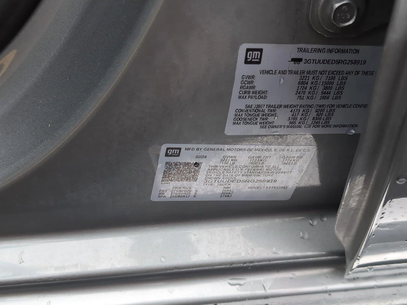 Used 2024 Sterling Metallic GMC SLT image 36