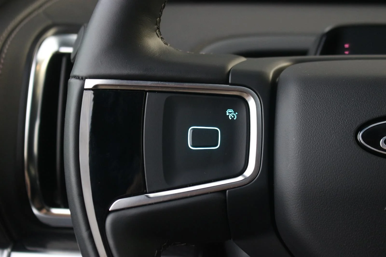 Used 2025 Black Ford Platinum image 22