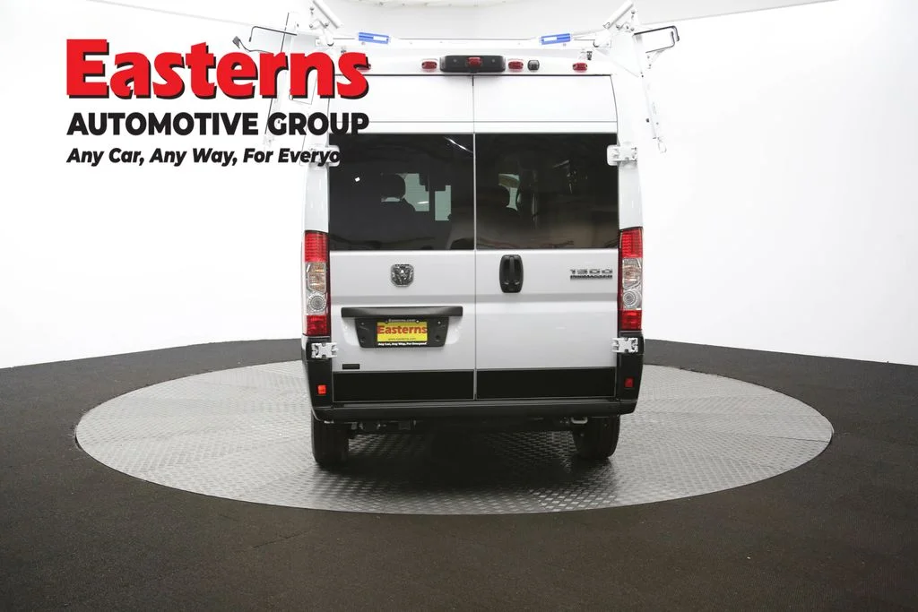 Used 2025 White Ram Base image 38