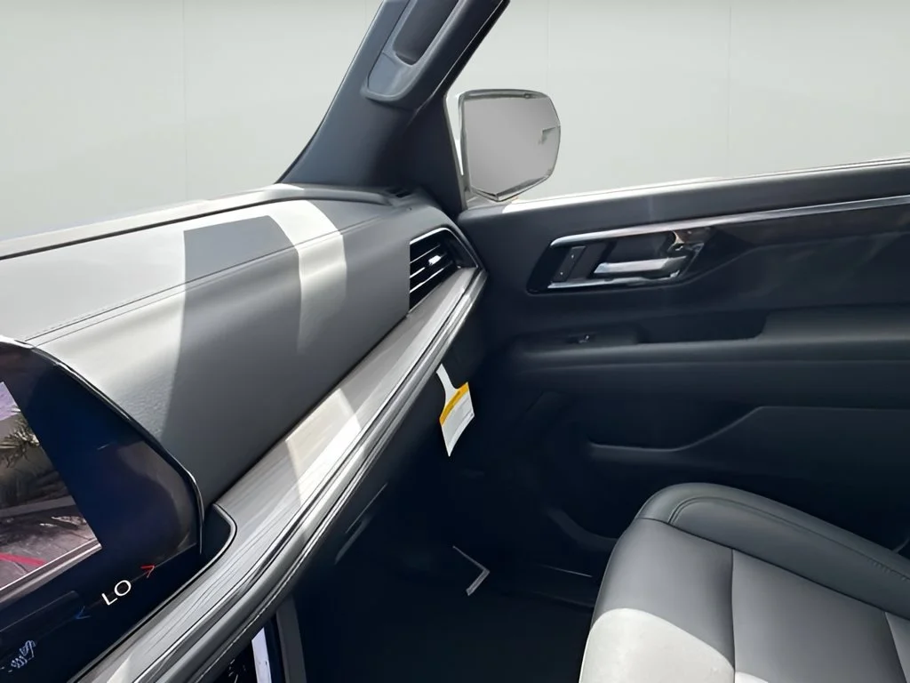 New 2026 Summit White Chevrolet Z71 image 26