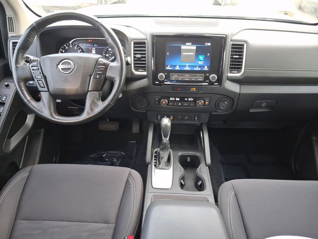 Used 2022 Green Nissan SV image 10