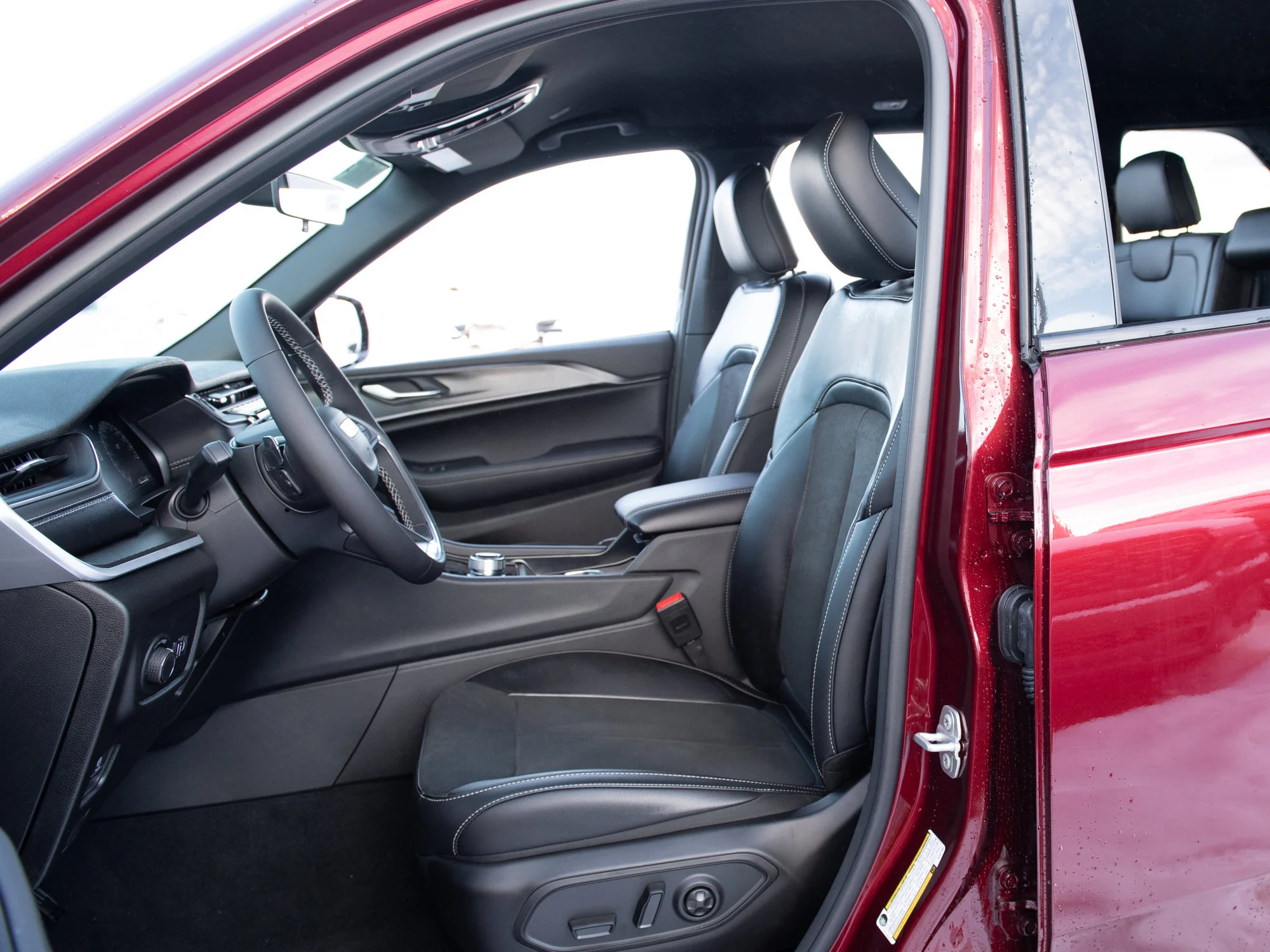 New 2025 Red Jeep Altitude* 4x4, Heated Leather, Wireless Charging Pad, Remote Start image 22