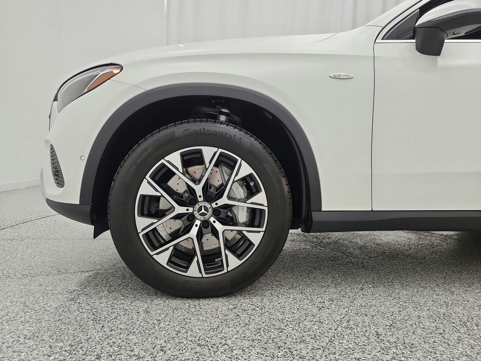 Used 2025 Polar White Mercedes-Benz GLC 350e 4MATIC® SUV image 18