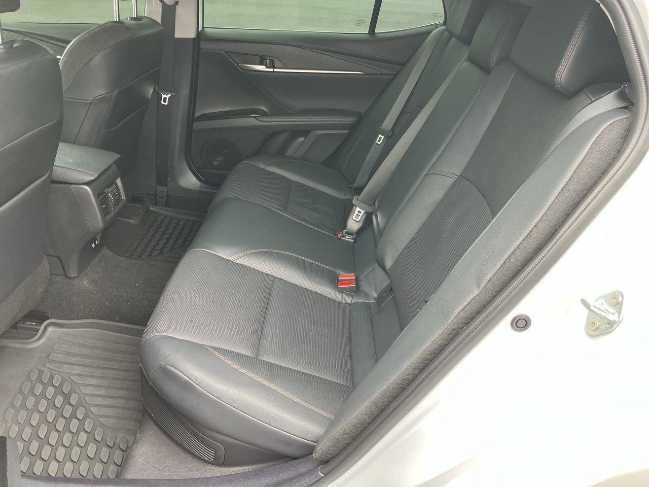 Used 2025 White (Wind Chill Pearl) Toyota XLE image 27