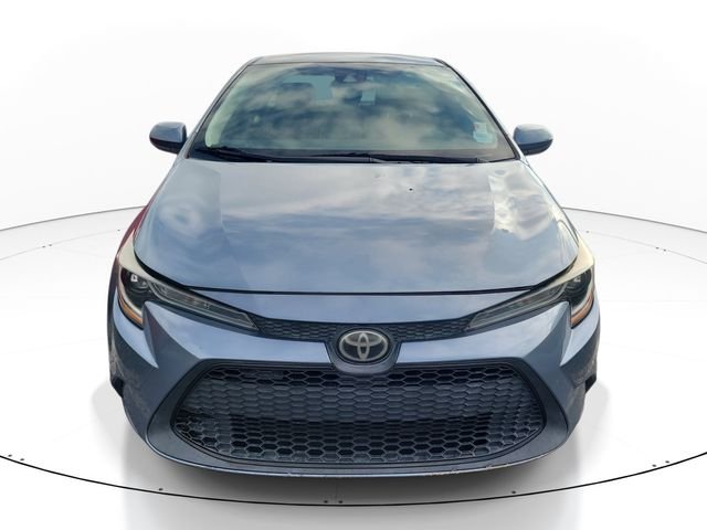 Used 2021  Toyota LE image 1