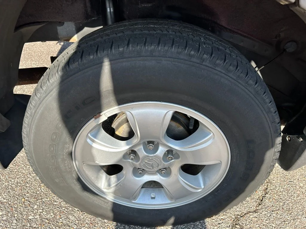 Used 2004 Red Mazda ES image 9
