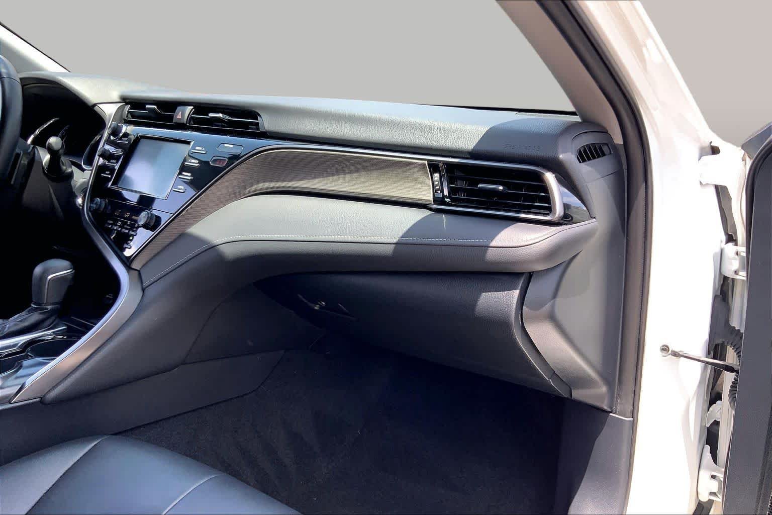 Used 2019 Super White Toyota SE image 18