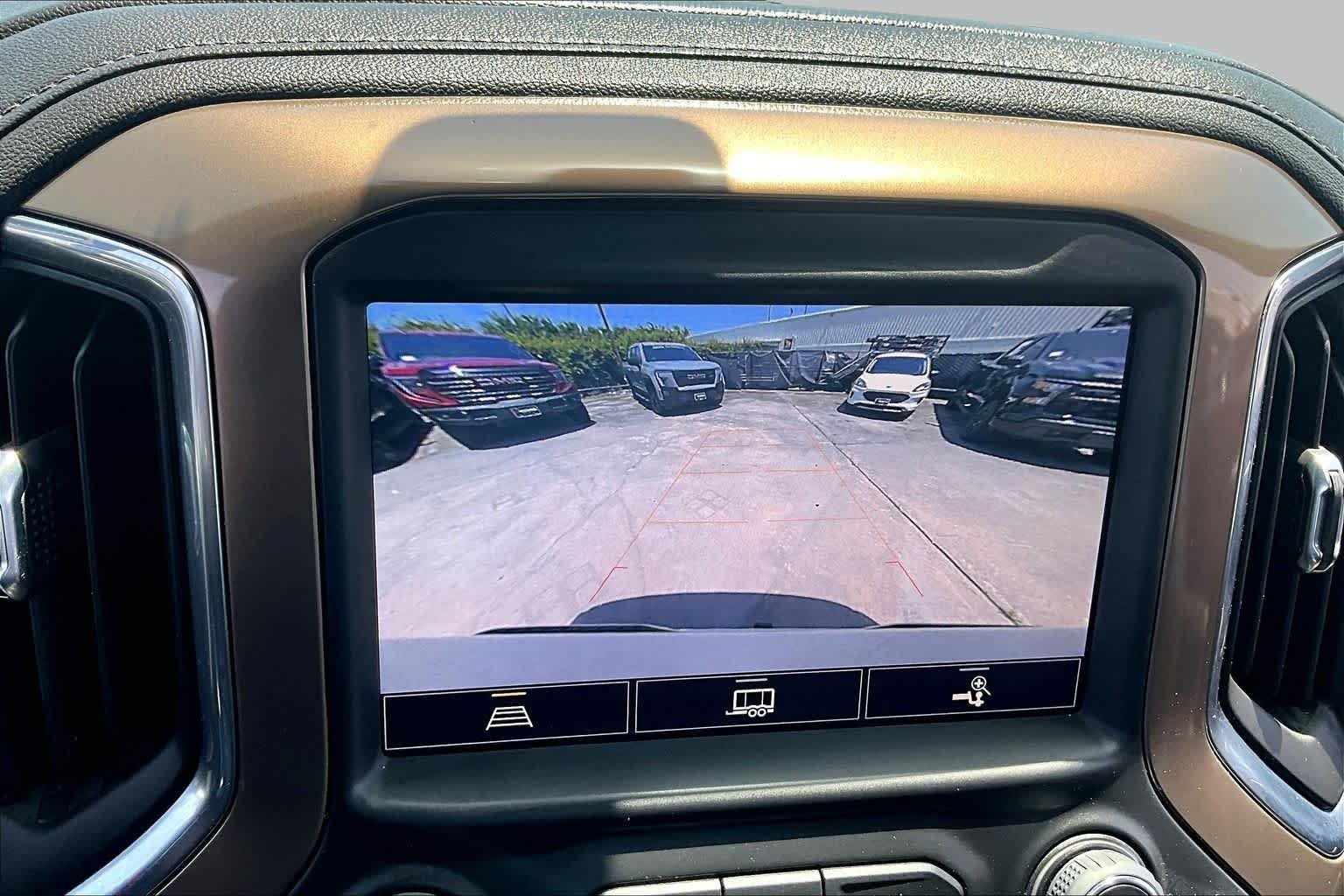 Used 2022 Iridescent Pearl Tricoat Chevrolet High Country image 27