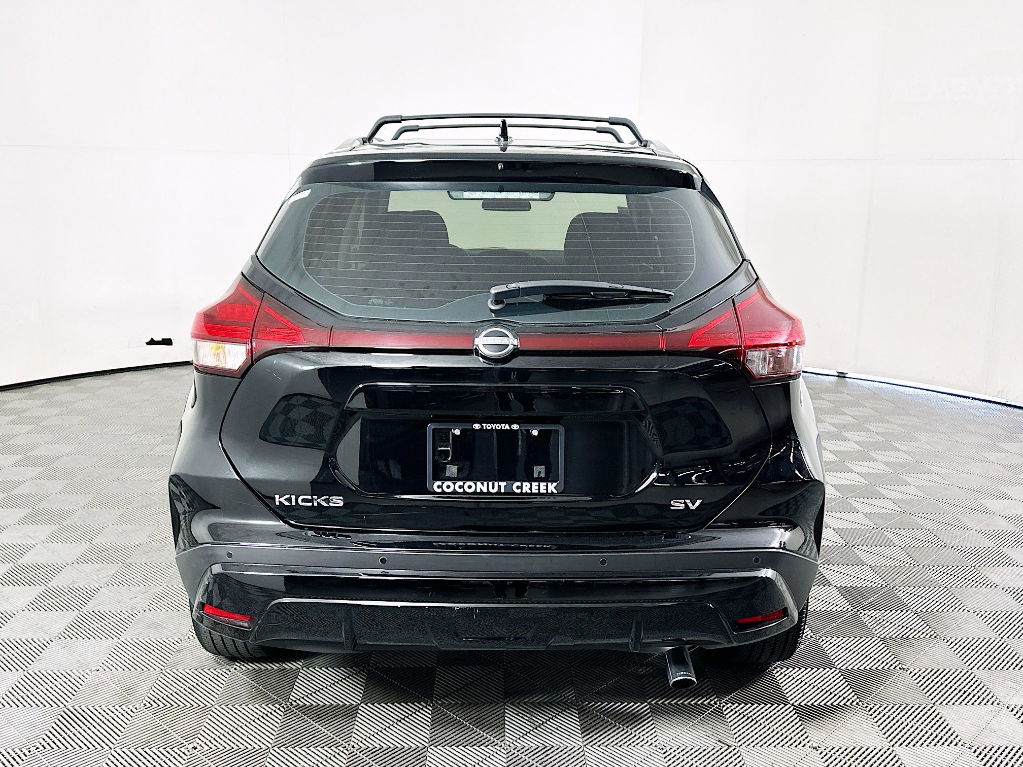 2022 Nissan Kicks thumbnail 6