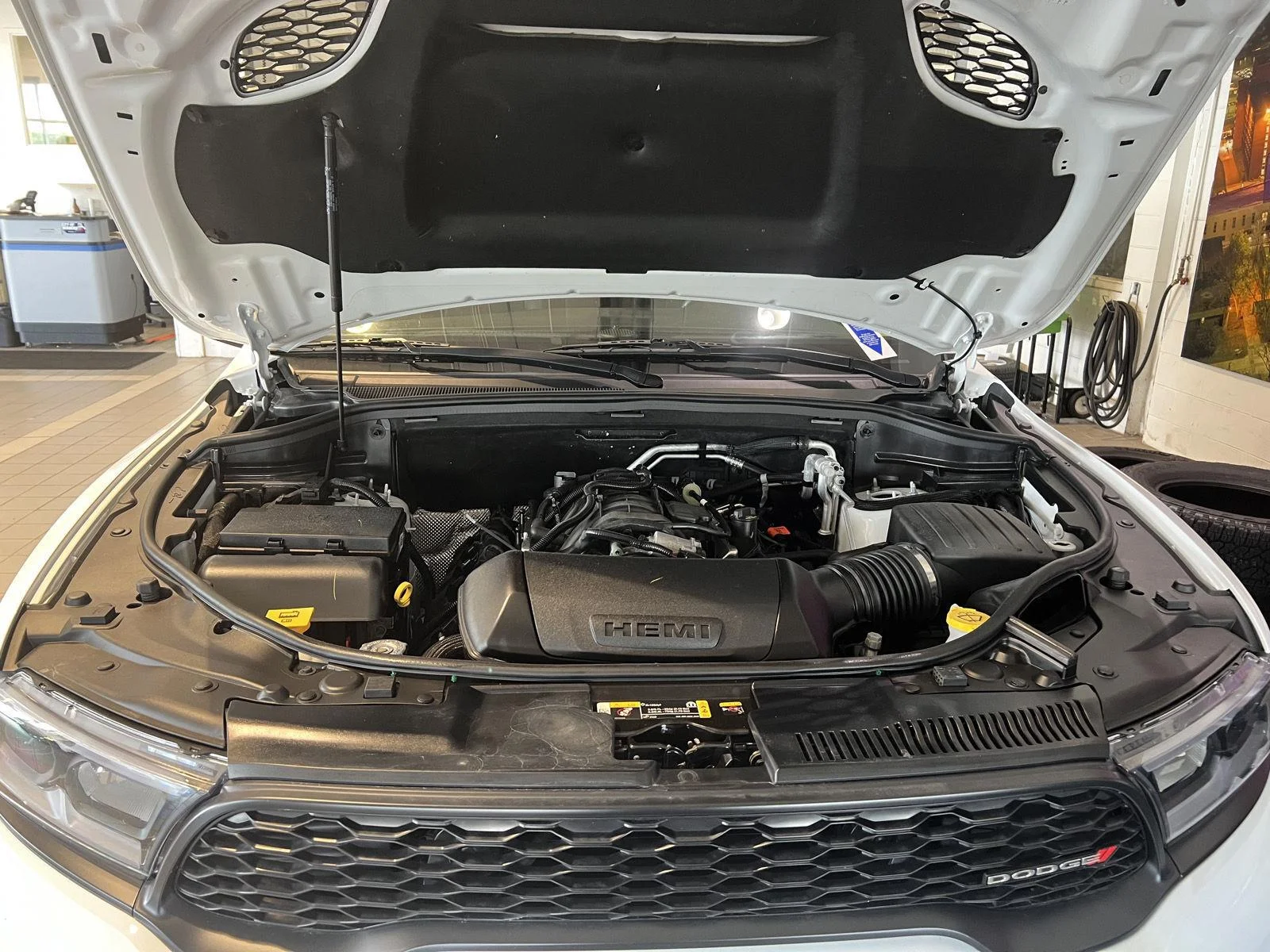 Used 2025 White Knuckle Dodge R/T image 10