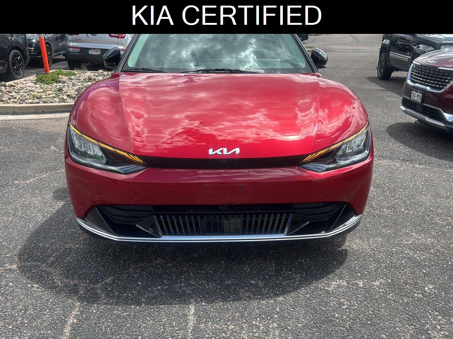 Used 2022 Runway Red Kia Wind image 1
