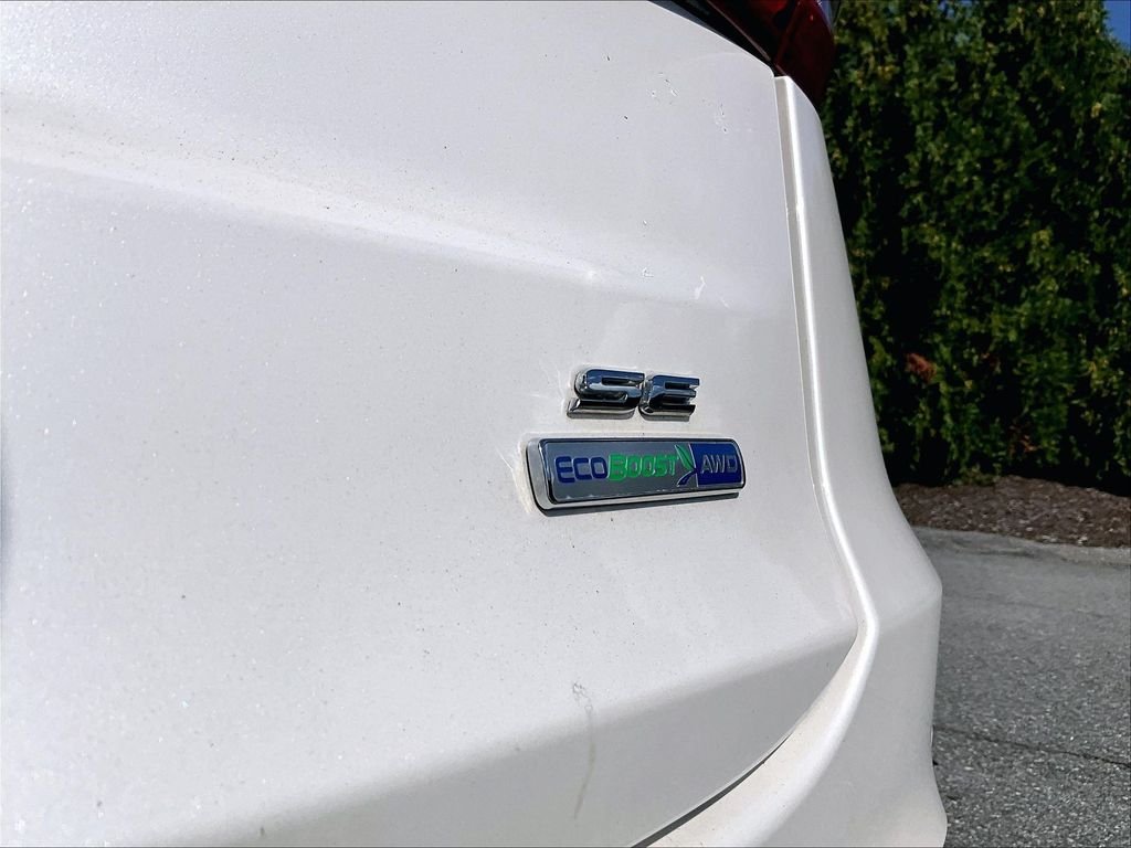 Used 2019 White Ford SE image 29