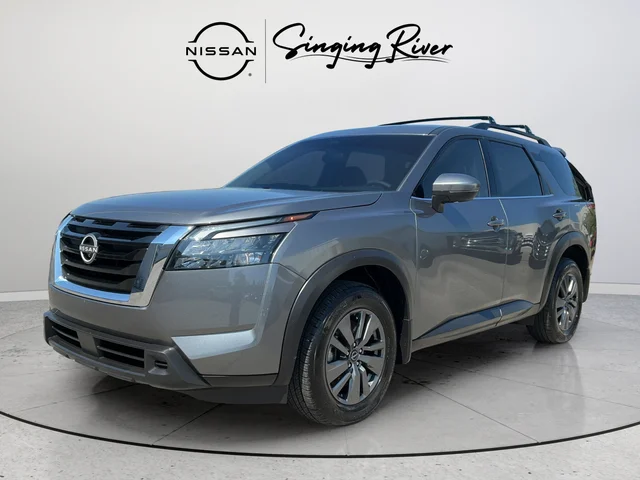 Used 2025 Gray Nissan SV image 3