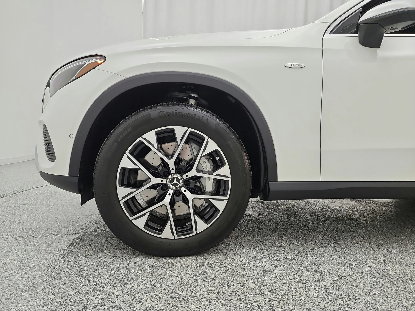 Used 2025 Polar White Mercedes-Benz GLC 350e 4MATIC® SUV image 18