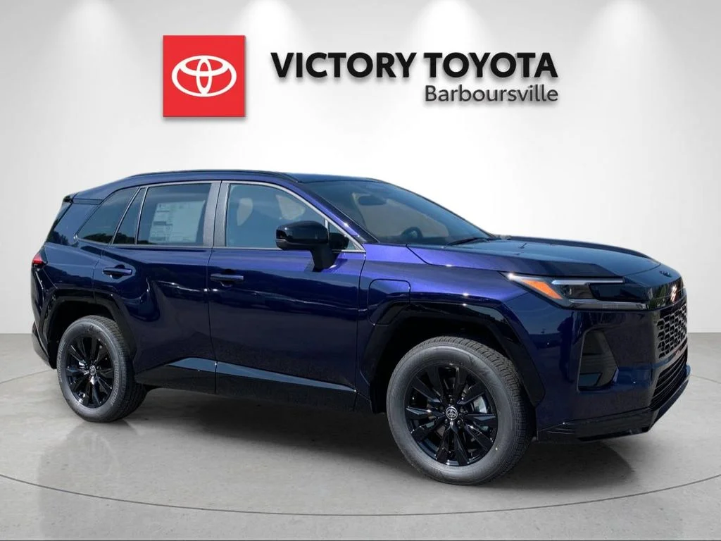 Used 2026  Toyota SE image 5