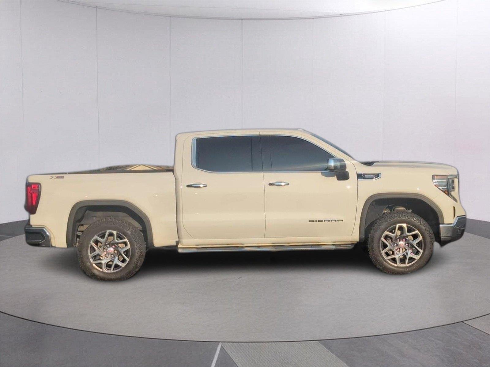 Used 2023 SUMMIT WHITE GMC SLT image 8