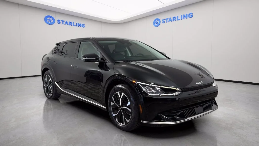 Used 2024 Black Kia Wind image 15