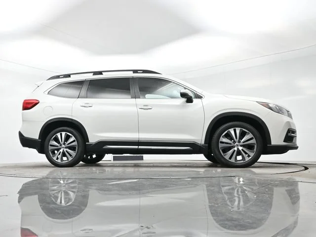 Used 2019 Crystal White Pea Subaru Limited image 33