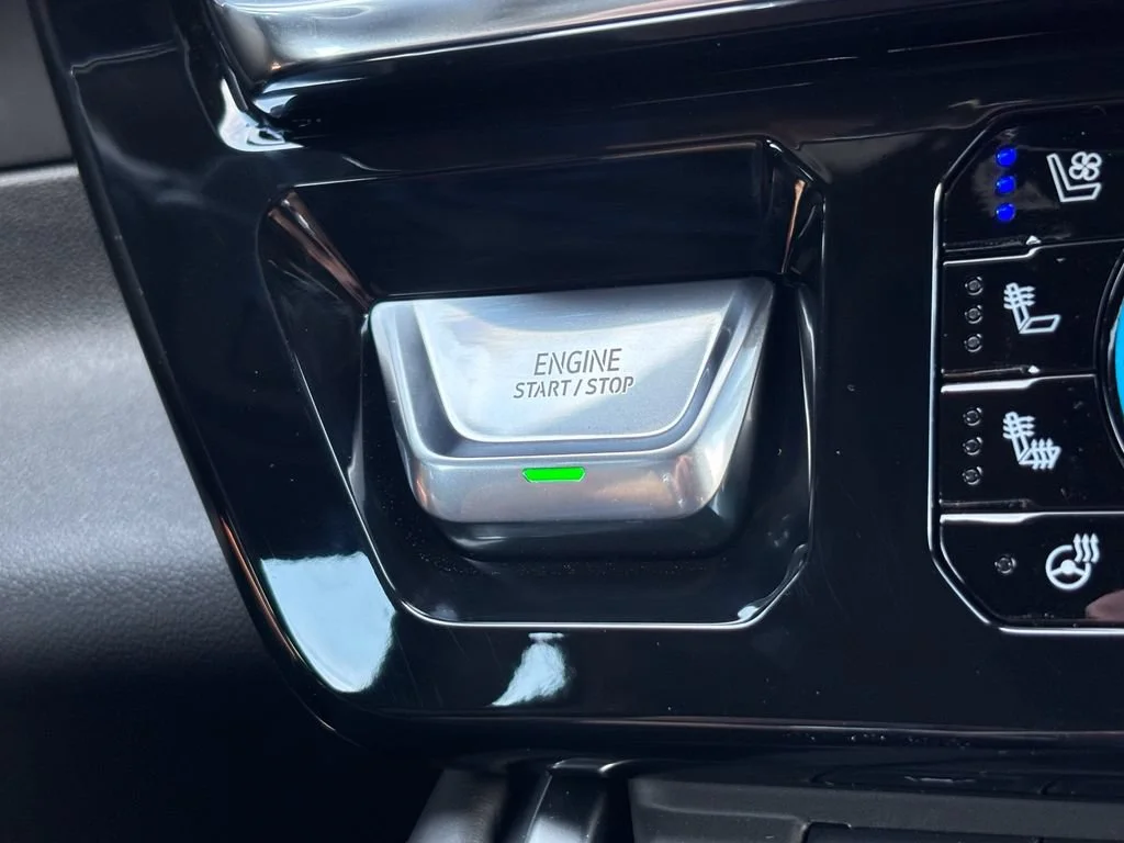 New 2026 Glacier White Tricoat GMC Denali Ultimate image 22