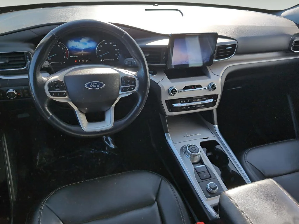 Used 2023 Oxford White Ford XLT image 10