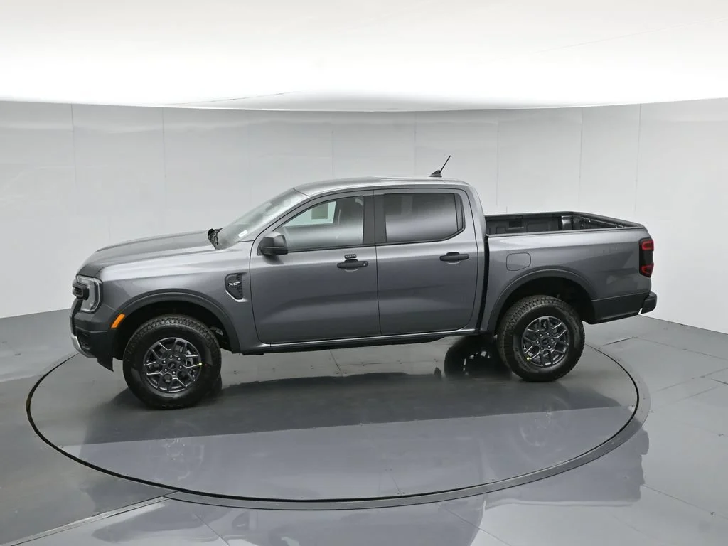 New 2026 Carbonized Gray Metallic Ford XLT image 40