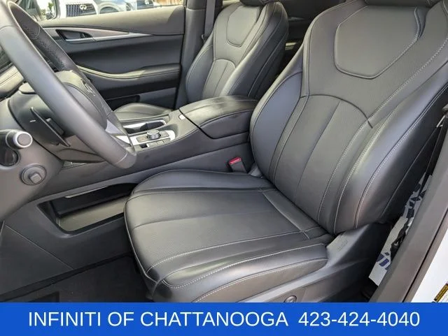 Certified Used 2026 White INFINITI LUXE image 6