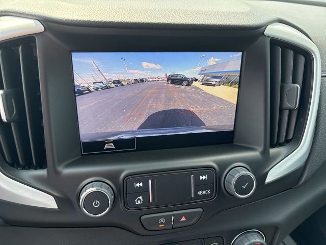 Used 2024 Silver GMC SLT image 30