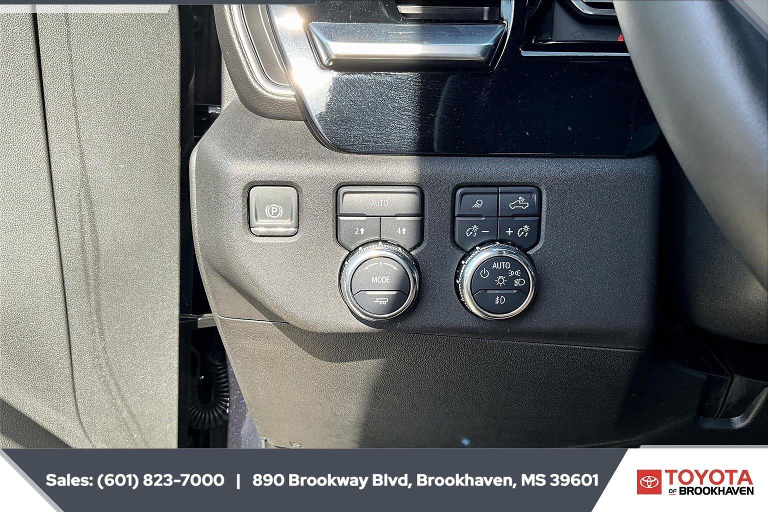 2024 GMC Sierra 1500 SLT - Photo 23