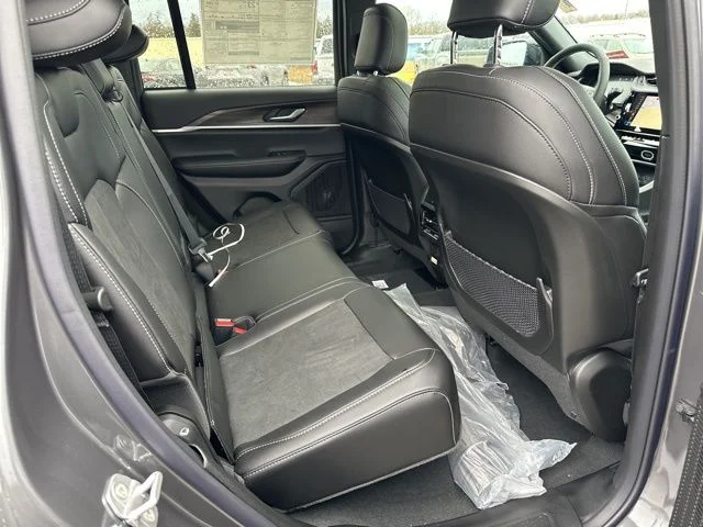 New 2026 Baltic Gray Metallic Clear-Coat Exterior Paint Jeep Laredo Altitude image 11