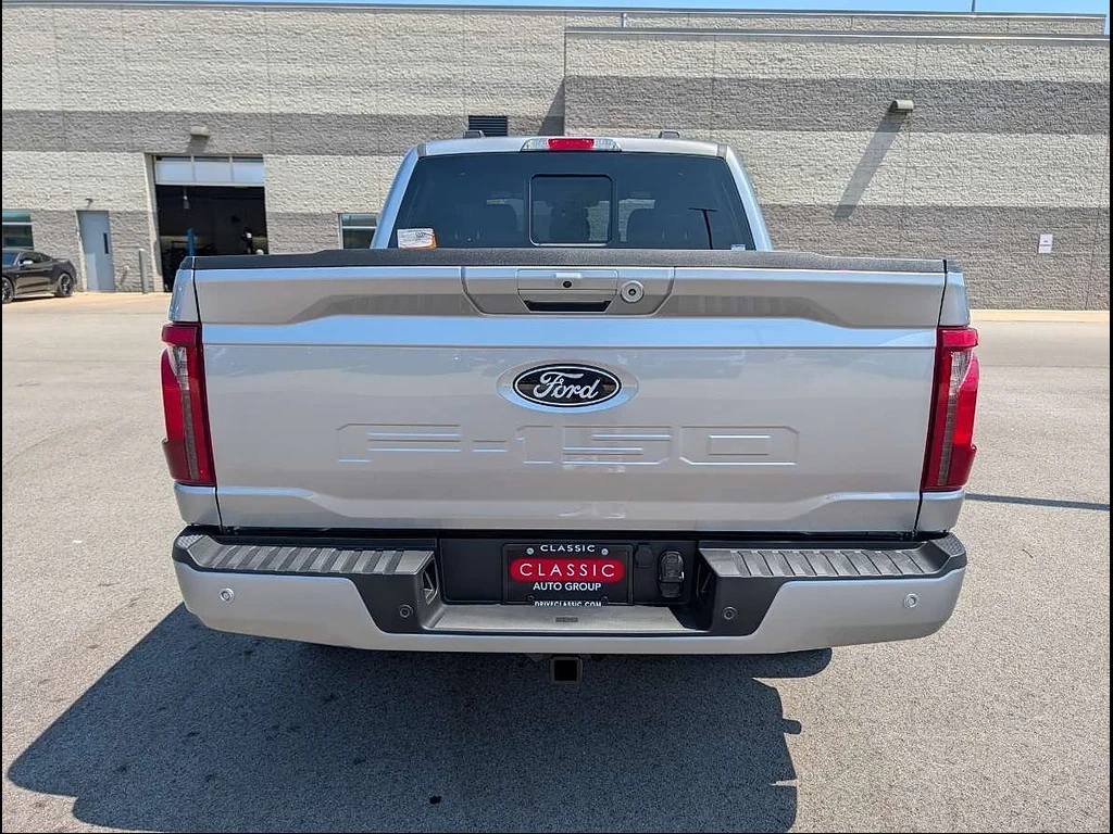 New 2026 Iconic Silver Metallic Ford XLT image 4