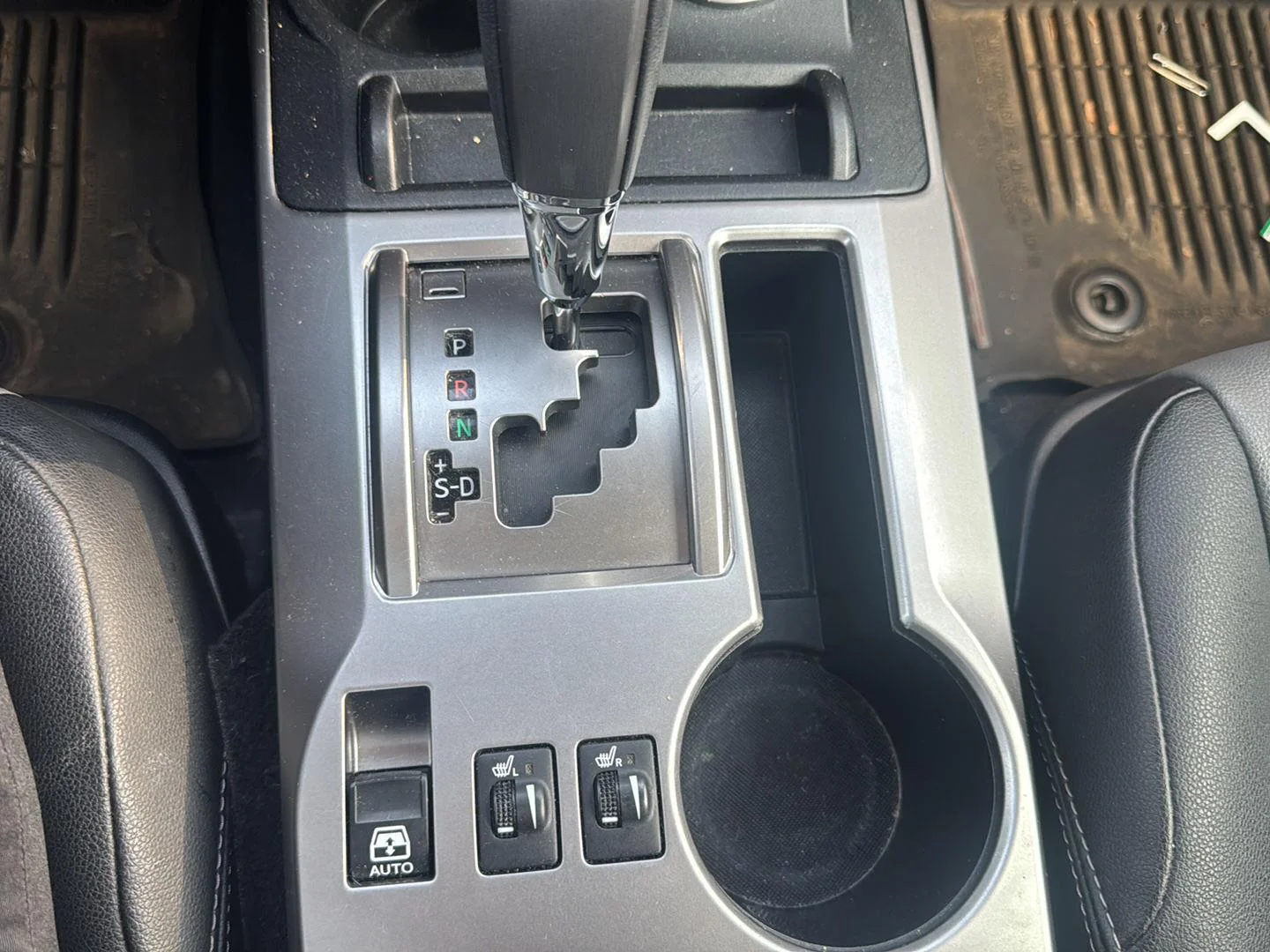 Used 2022 White Toyota SR5 Premium image 19