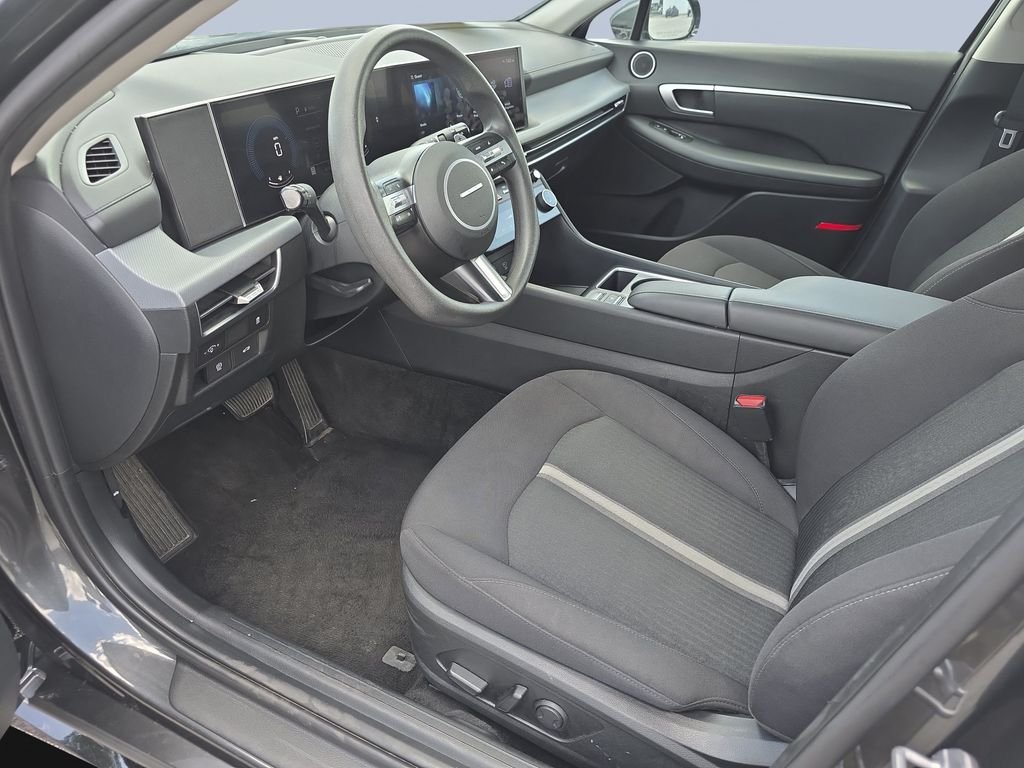 Used 2025 Portofino Gray Hyundai SEL image 10