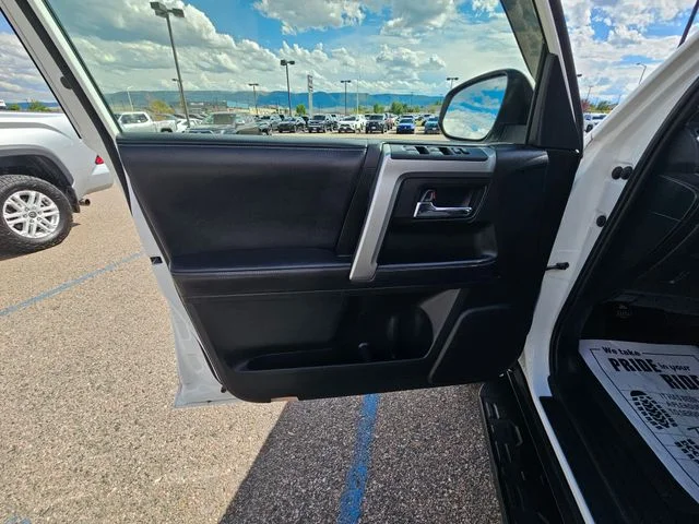 Used 2018 Super White Toyota SR5 image 17