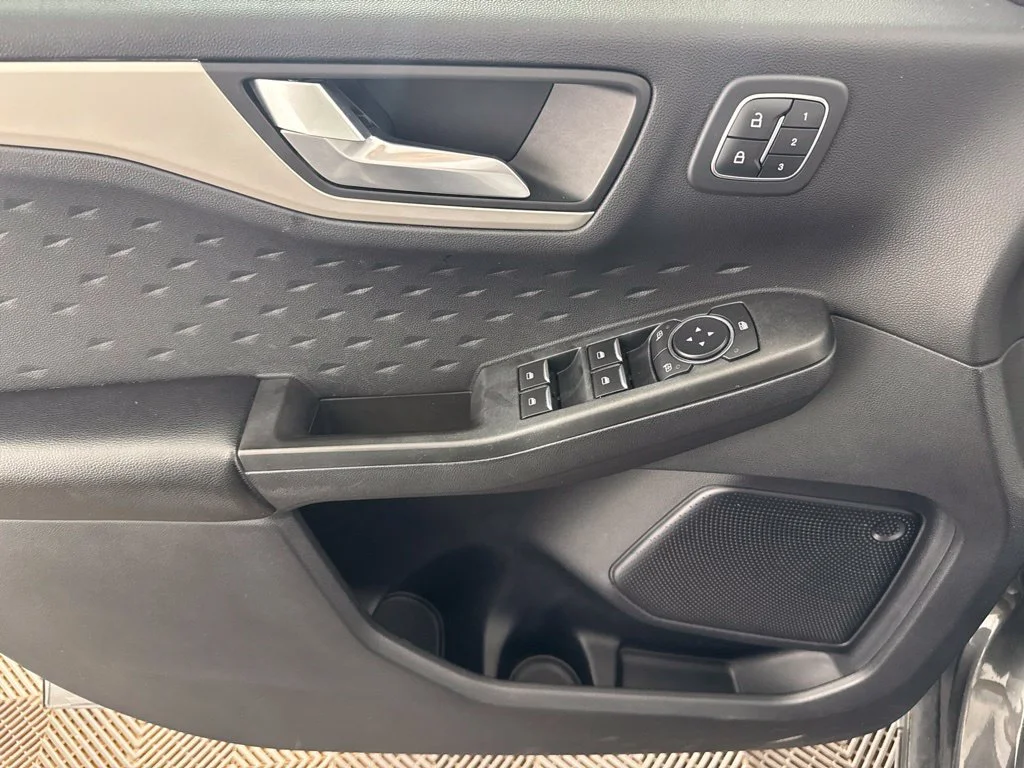 Used 2020 Gray Ford SEL image 20