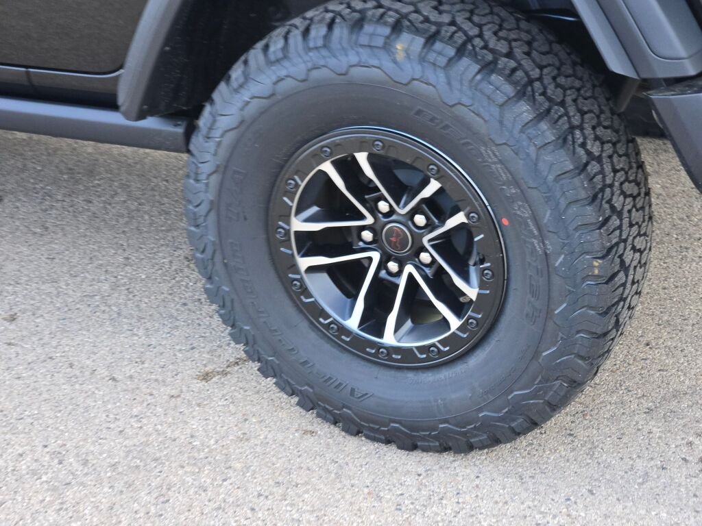 New 2026 Black Clear-Coat Exterior Paint Jeep Rubicon image 14