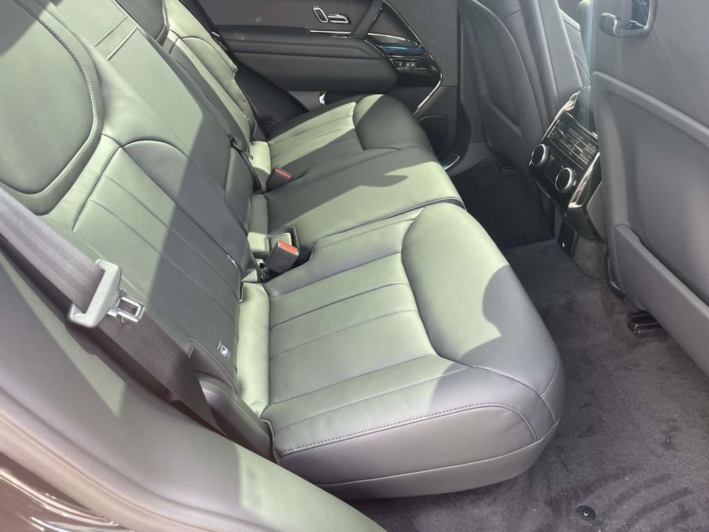 New 2026 Santorini Black Land Rover Dynamic SE image 19