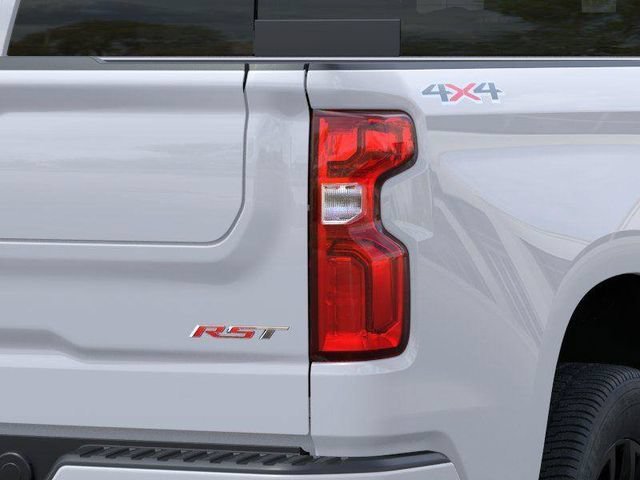 New 2026 Summit White Chevrolet RST image 11