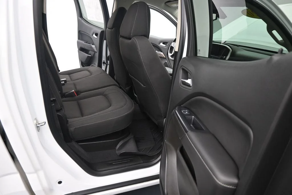 Used 2020 White GMC SLE1 image 23