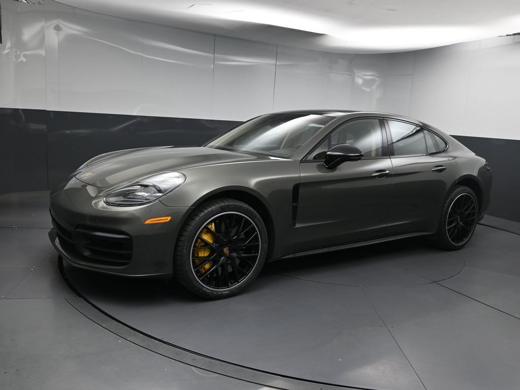 2022 Porsche Panamera 4S's photo