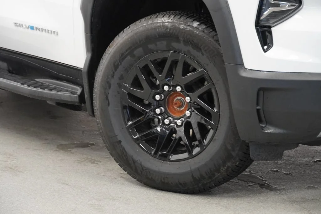 New 2026 Summit White Chevrolet LT - Extended Range image 9
