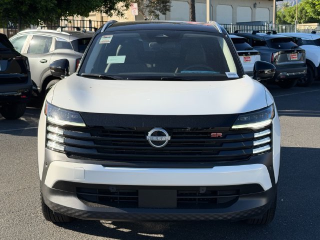 New 2027 Aspen White TriCoat / Super Black Two-tone Nissan SR image 2