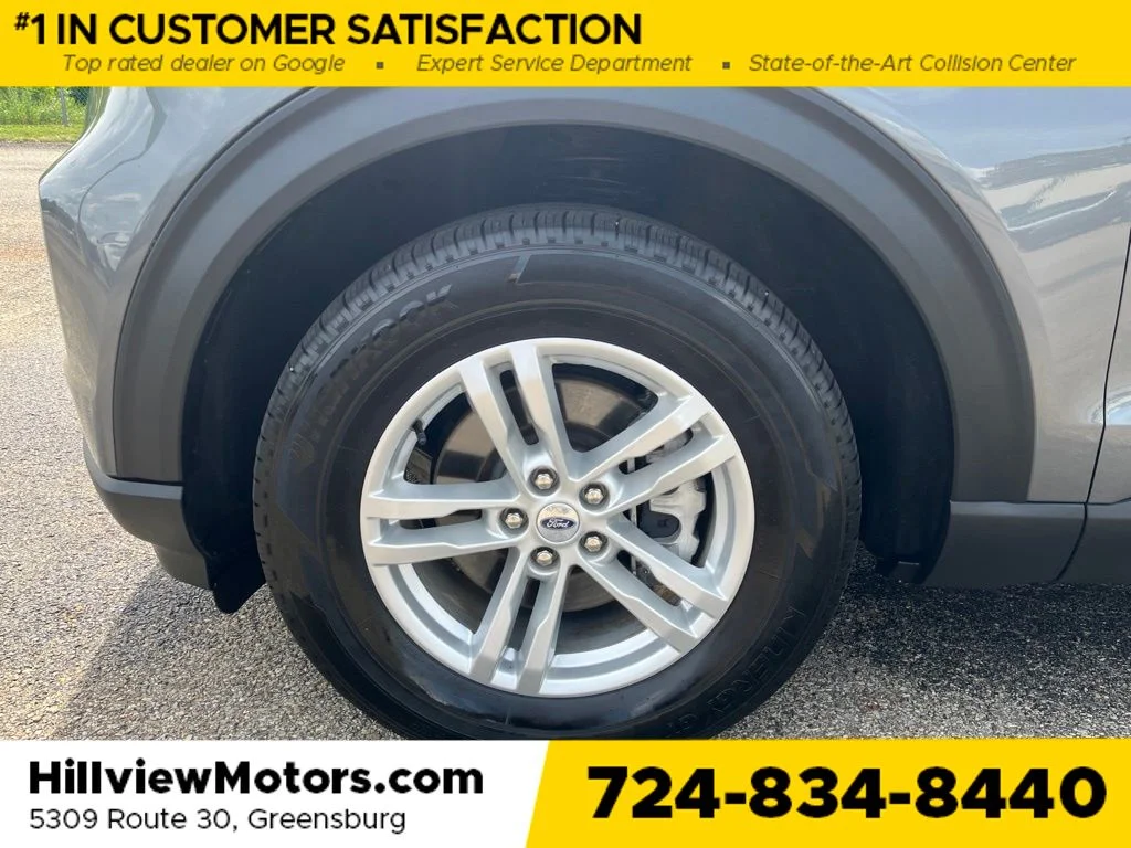 Used 2023 Gray Metallic Ford XLT image 9