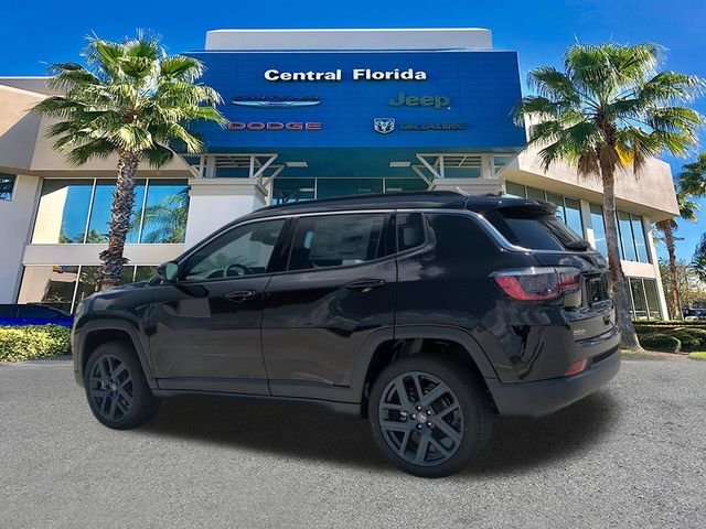 New 2026 Diamond Black Crystal Pearl-Coat Exterior Paint Jeep  image 7