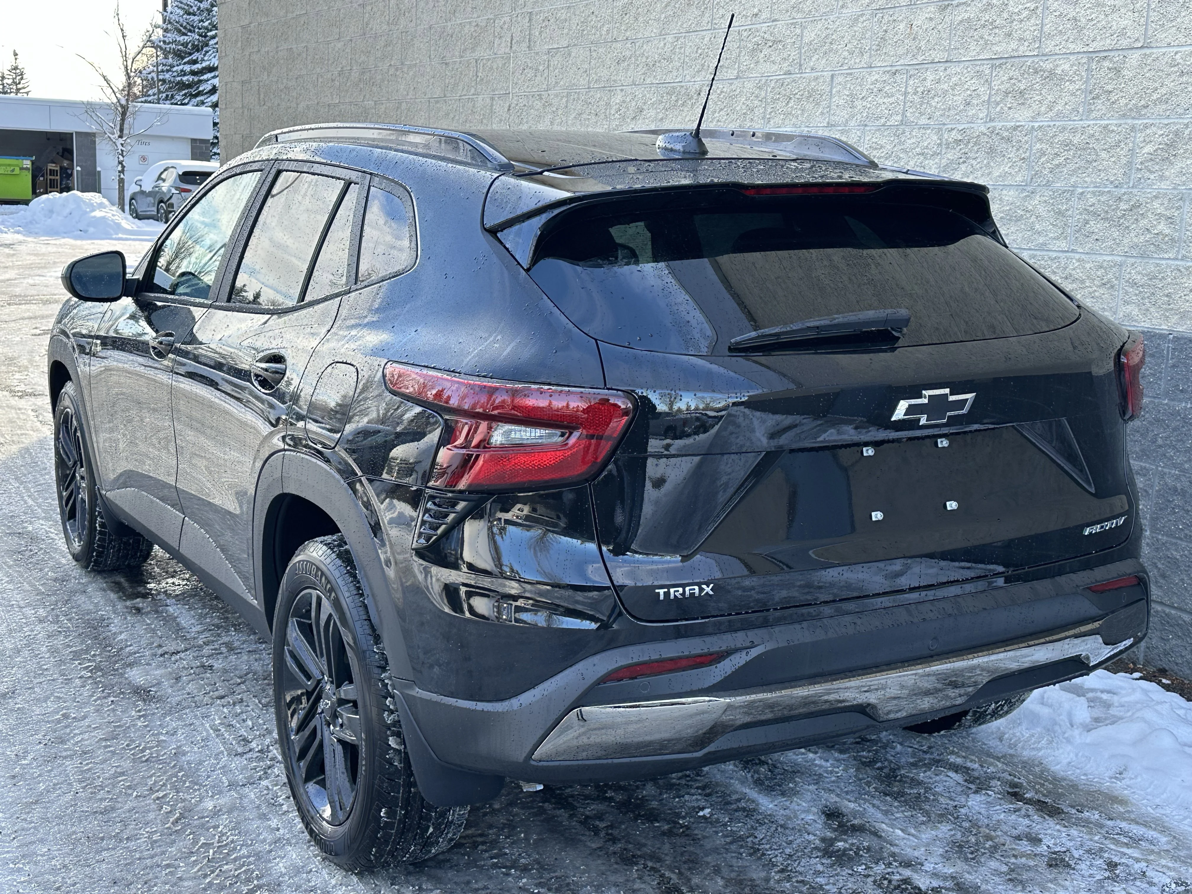 New 2026 Mosaic Black Metallic Chevrolet ACTIV image 4