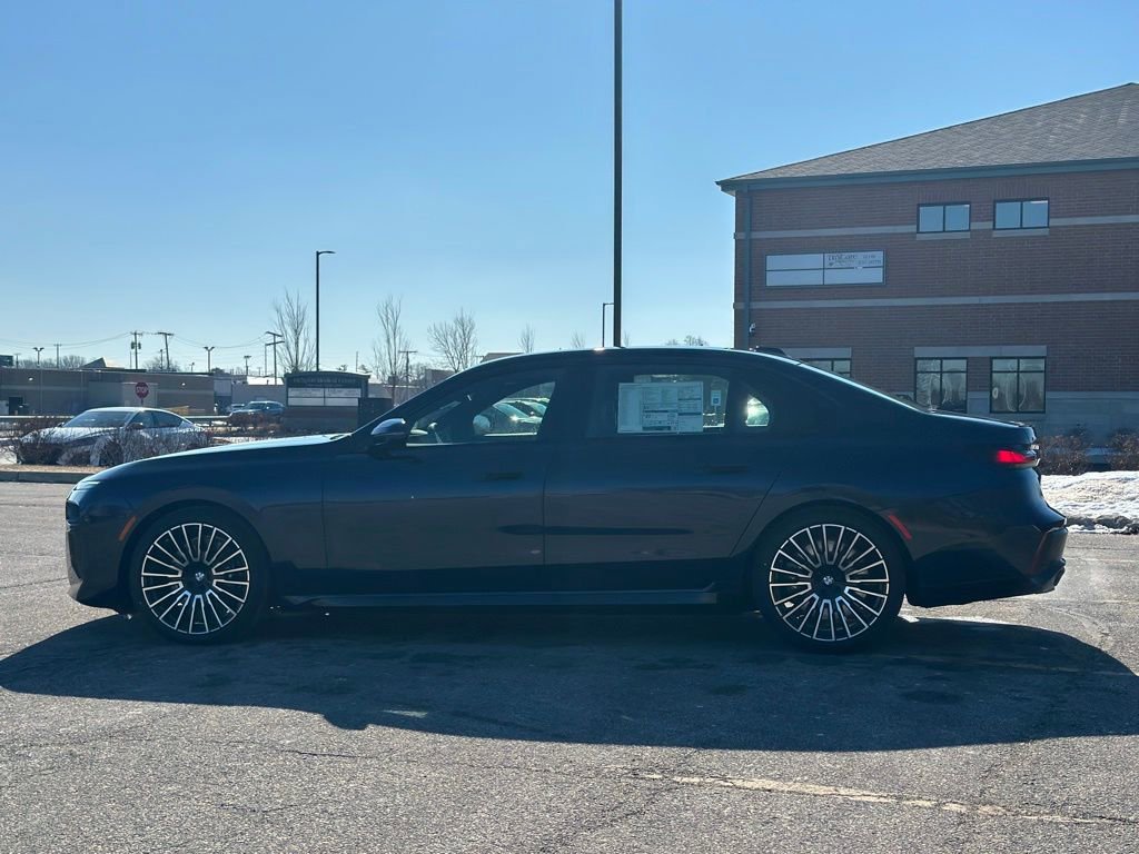 New 2026 Tanzanite Blue II Metallic BMW 760i xDrive image 4