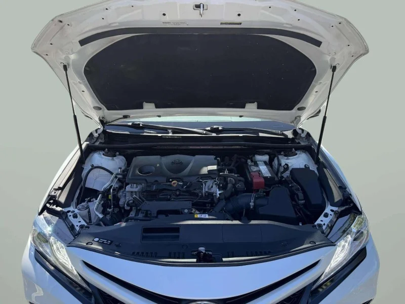 Used 2019  Toyota XSE image 32