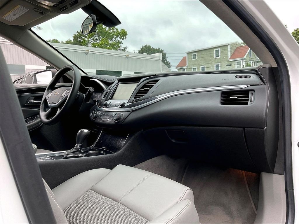 Used 2019 White Chevrolet LS image 14