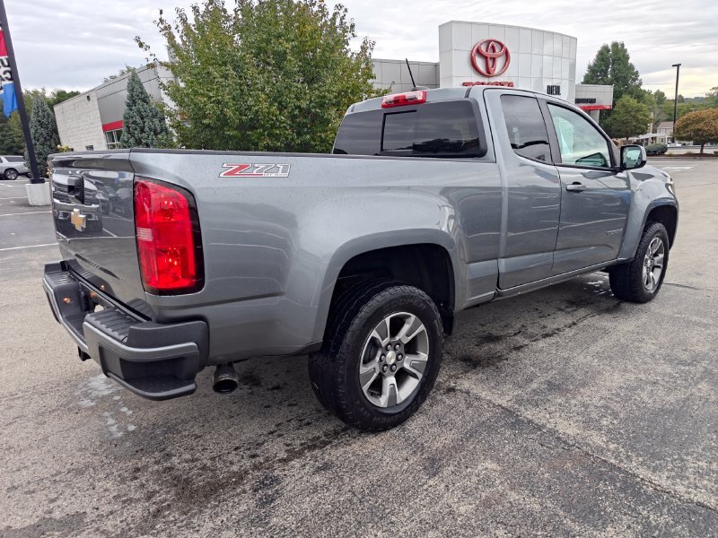 Used 2018 Gray Chevrolet Z71 image 4