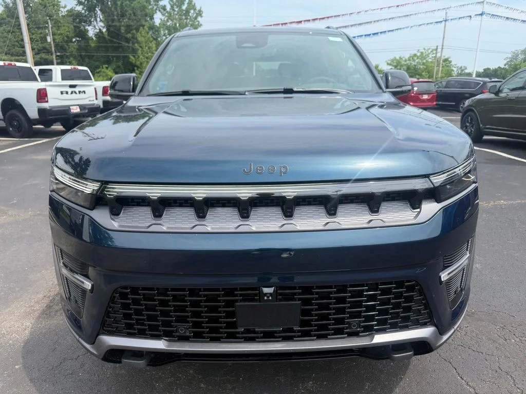 New 2026 Fathom Blue Pearlcoat Jeep Upland image 9