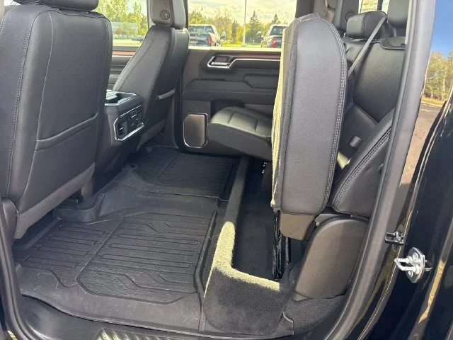 Used 2025 Onyx Black GMC Denali image 30